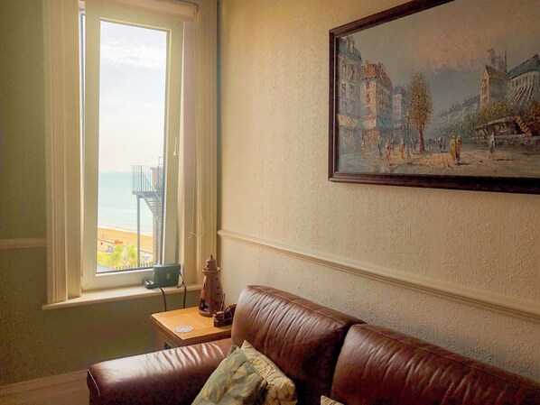 Living area - 2 bedroom accommodation in Sandown (Sandown)