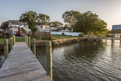 Riverside Tiny Home Retreat 28+ Day Extended Stays Welcome