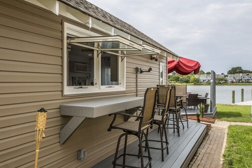 Riverside Tiny Home Retreat 
