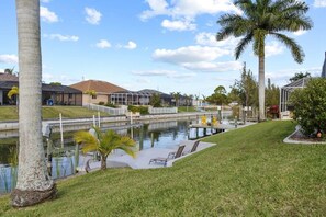 Property grounds - Villa Casa Bella Modern Canalfront Home with Pool (Cape Coral)