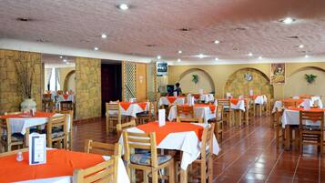 Se sirven desayunos, comidas, cenas y brunch