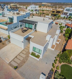 Exterior - Breathtaking Custom Home in Sandy Beach with Great Amenities! (Puerto Penasco)