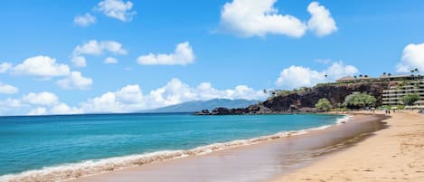 Camastros y toallas de playa
