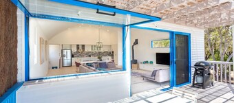 Carpe Mykonos - mediterranean home sleeping 10, magical views with tennis court