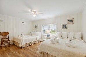 4 bedrooms, iron/ironing board, free WiFi, bed sheets