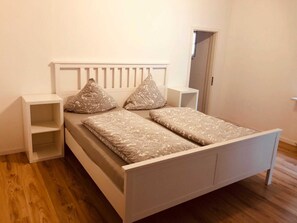 1 bedroom, WiFi, bed sheets