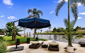 Terrace/patio - HEATED POOL WATERFRONT GULF ACCESS 4BR 3.5BA LUXURY FLORIDA HOME NEAR BEACH š¬
(Port Charlotte)