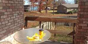 Outdoor dining - Welcome to Polly's Place (Rockwell)