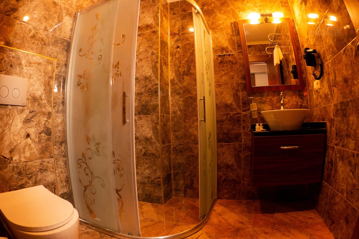 deluxe room | 1 bedroom, frette italian sheets, premium bedding, down duvets