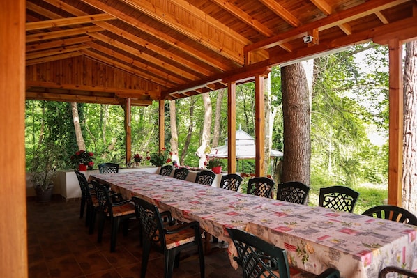 Outdoor dining