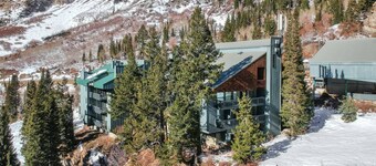 Alta Hellgate Condo: Between Snowbird & Alta, Hot Tub, BBQ, Free Parking, Hike & Ski Heaven!