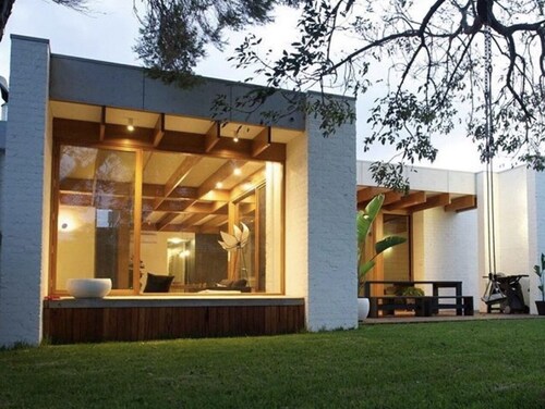 Barwon heads architect designed beach house heated pool, great location sleeps 8