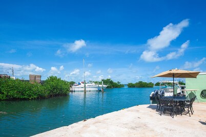 Deep water docking with quick ocean or open water access