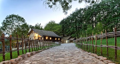 Farm Stay Cardaklije