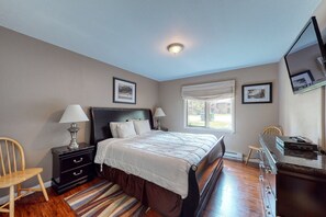 1 غرفة نوم وأسرّة بإسفنج يتكيف مع شكل الجسم ومكواة/لوح كي وخدمة الإنترنت