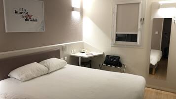 Double Room | Individually decorated, individually furnished, desk, soundproofing