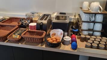 Daily buffet breakfast (EUR 9.90 per person)