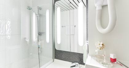 ACE HĂŽtel Travel FabrĂšgues - A9 Montpellier Sud