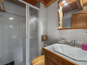 Hair dryer, towels