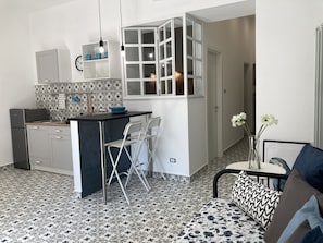 TV, books - Apartment for 2 to 4 people (Castellammare di Stabia)