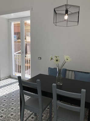 Dining - Apartment for 2 to 4 people (Castellammare di Stabia)