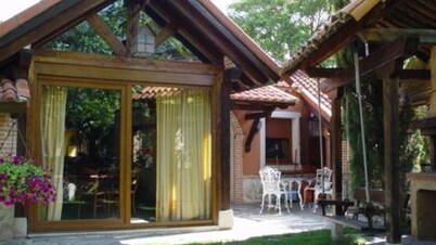Basic Triple Room: Private entrance and porch