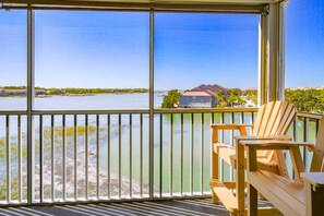 Unclassified image, 4 of 50, button