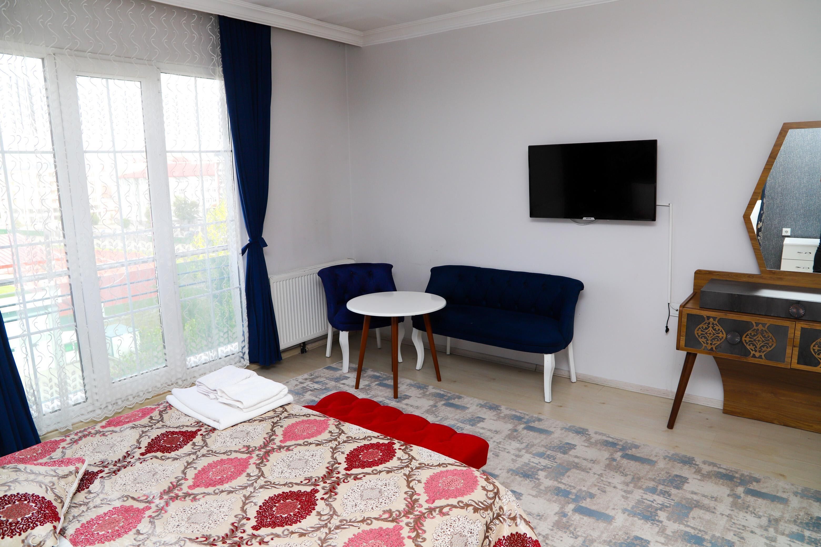 standard double or twin room | premium bedding, laptop workspace, free wifi, bed sheets
