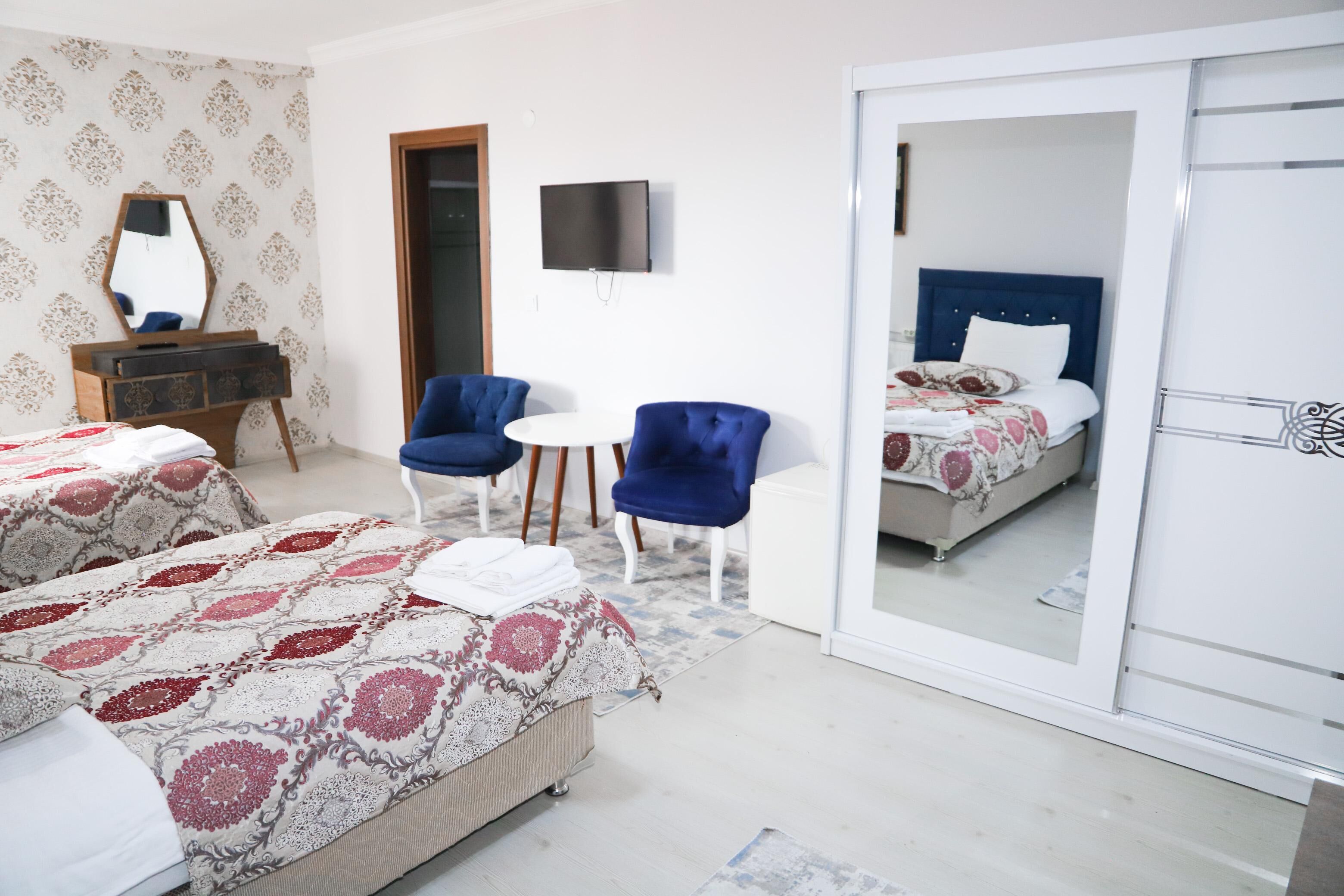 standard double or twin room | premium bedding, laptop workspace, free wifi, bed sheets