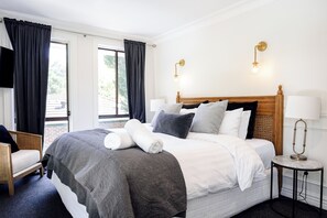 7 Schlafzimmer, Schreibtisch, Bügeleisen/Bügelbrett, kostenloses WLAN