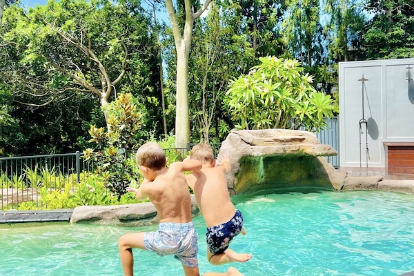 Piscina externa, piscina aquecida