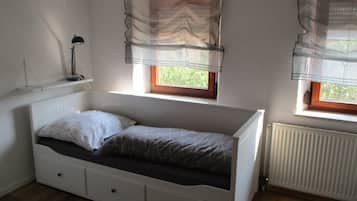 2 bedrooms, free WiFi, bed sheets