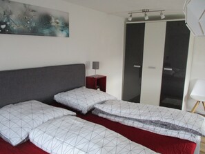 2 bedrooms, iron/ironing board, free WiFi, bed sheets