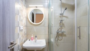 Hair dryer - Modern Studio Near City Center (Zagreb)