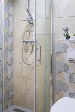 Hair dryer, soap, shampoo - Modern and Cozy Studio Near City Center (Zagreb)