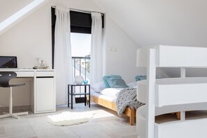 Iron/ironing board, bed sheets - Newly Refurbished Loft Near City Center (Zagreb)