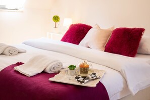 Iron/ironing board, bed sheets