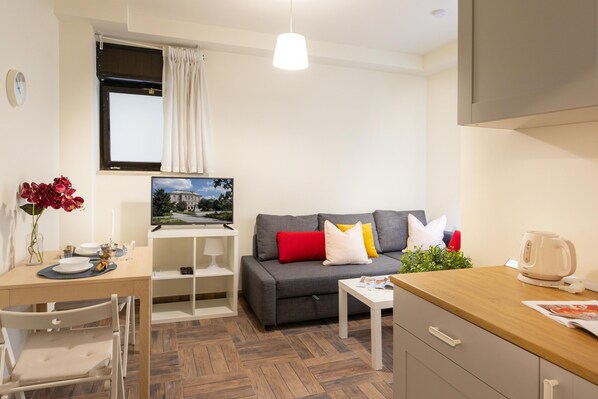 TV - Cozy Studio Near City Center (Zagreb)