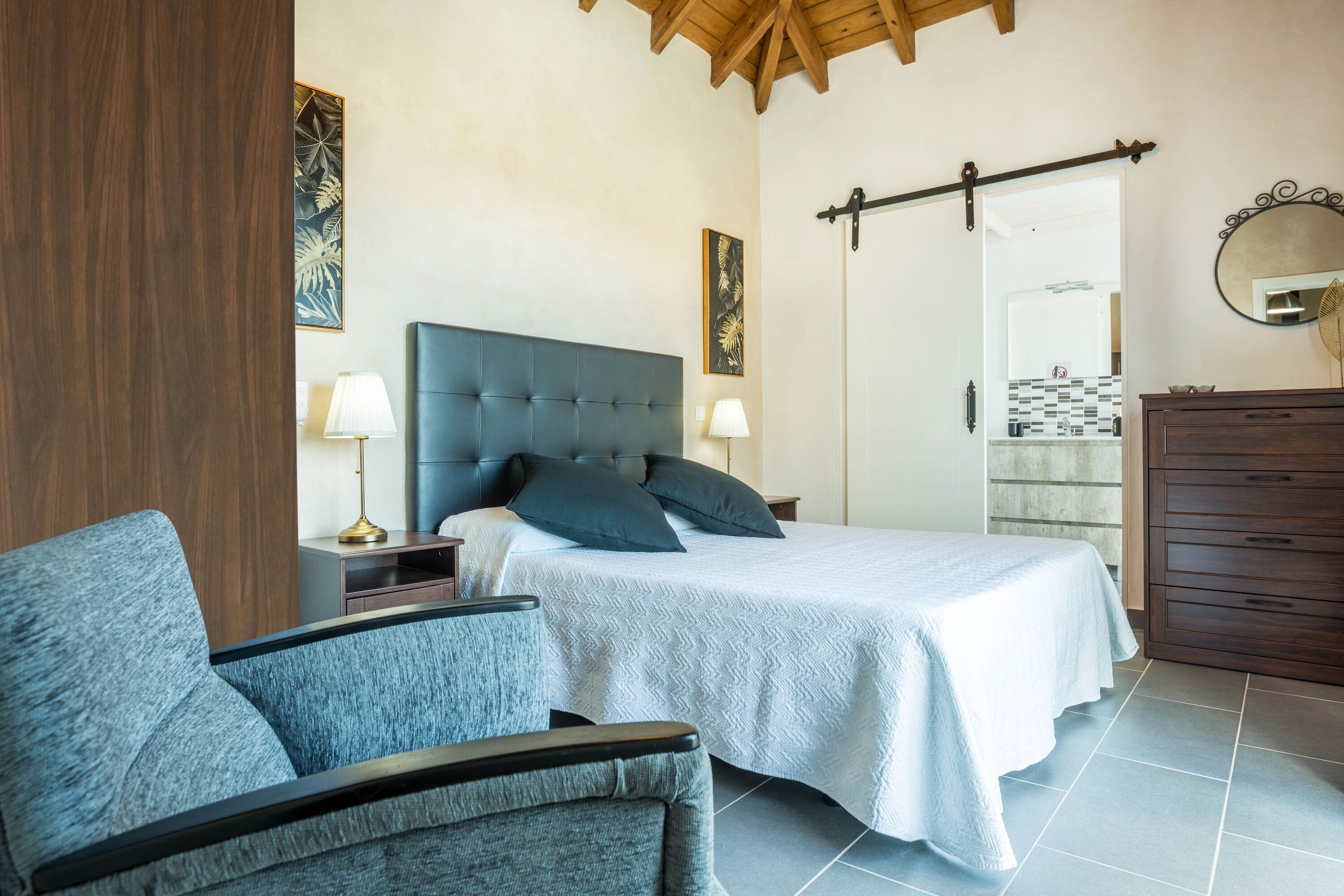 5 Schlafzimmer, Bügeleisen/Bügelbrett, kostenloses WLAN, Bettwäsche