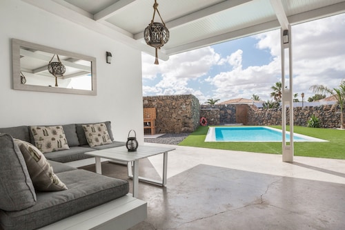Holiday Home "Villa Era 1" with Garden, Pool, Terrace and Wi-Fi