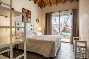 3 chambres, fer et planche à repasser, Wi-Fi gratuit, draps fournis