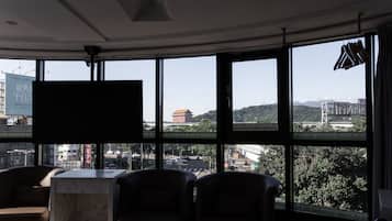 Panoramic Triple Room | In-room safe, desk, blackout drapes, free WiFi