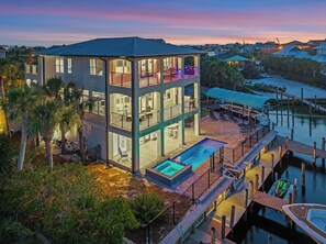Pool - Beach home with Boat Slips, Free Tiki Cruise Incl! (Destin)