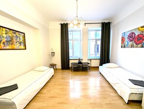 2 bedrooms, iron/ironing board, free WiFi, bed sheets