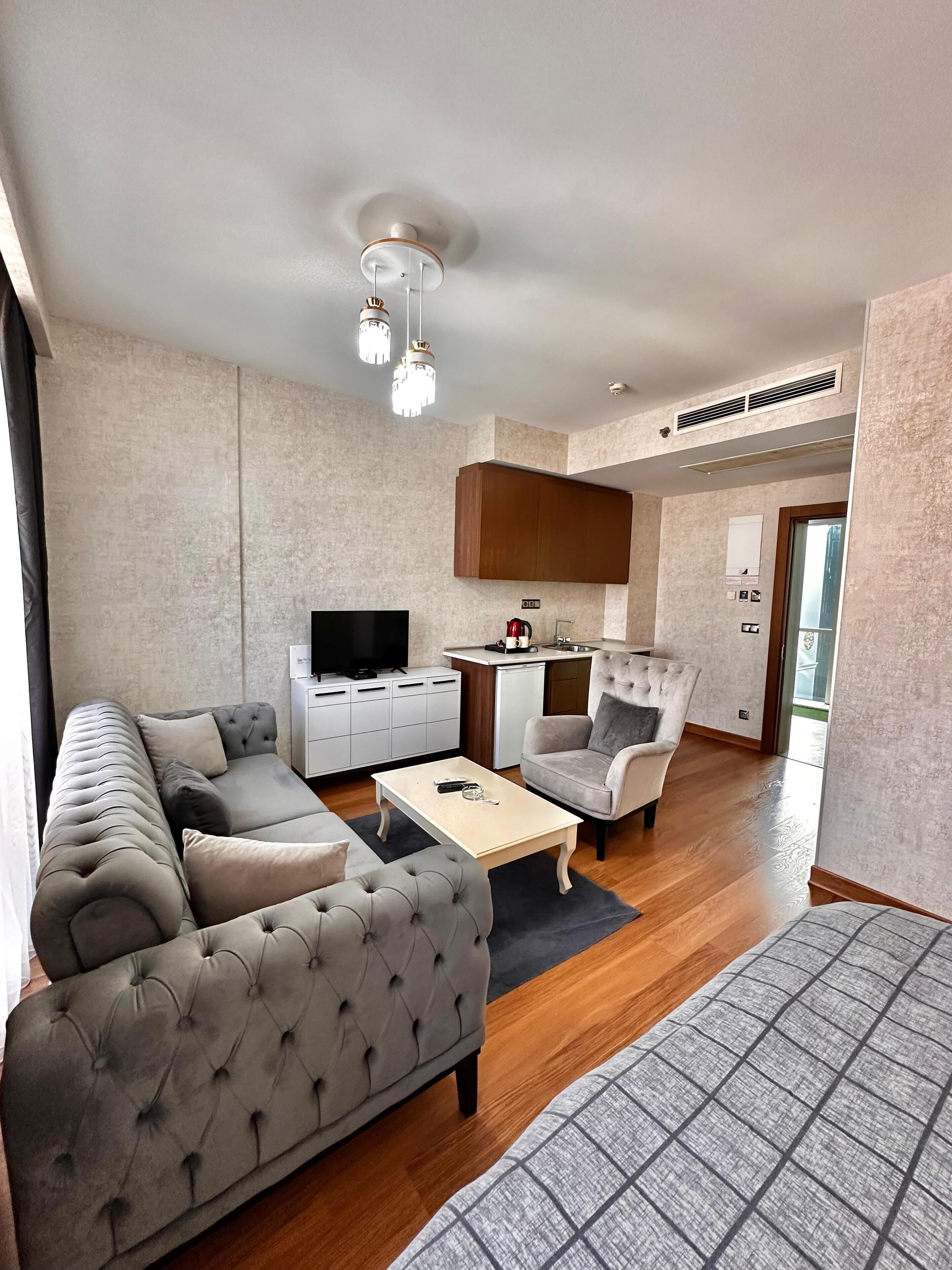 deluxe room | 1 bedroom, egyptian cotton sheets, premium bedding, desk