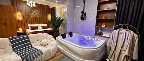 Executive Room, 1 Bedroom, Jetted Tub | Jetted tub