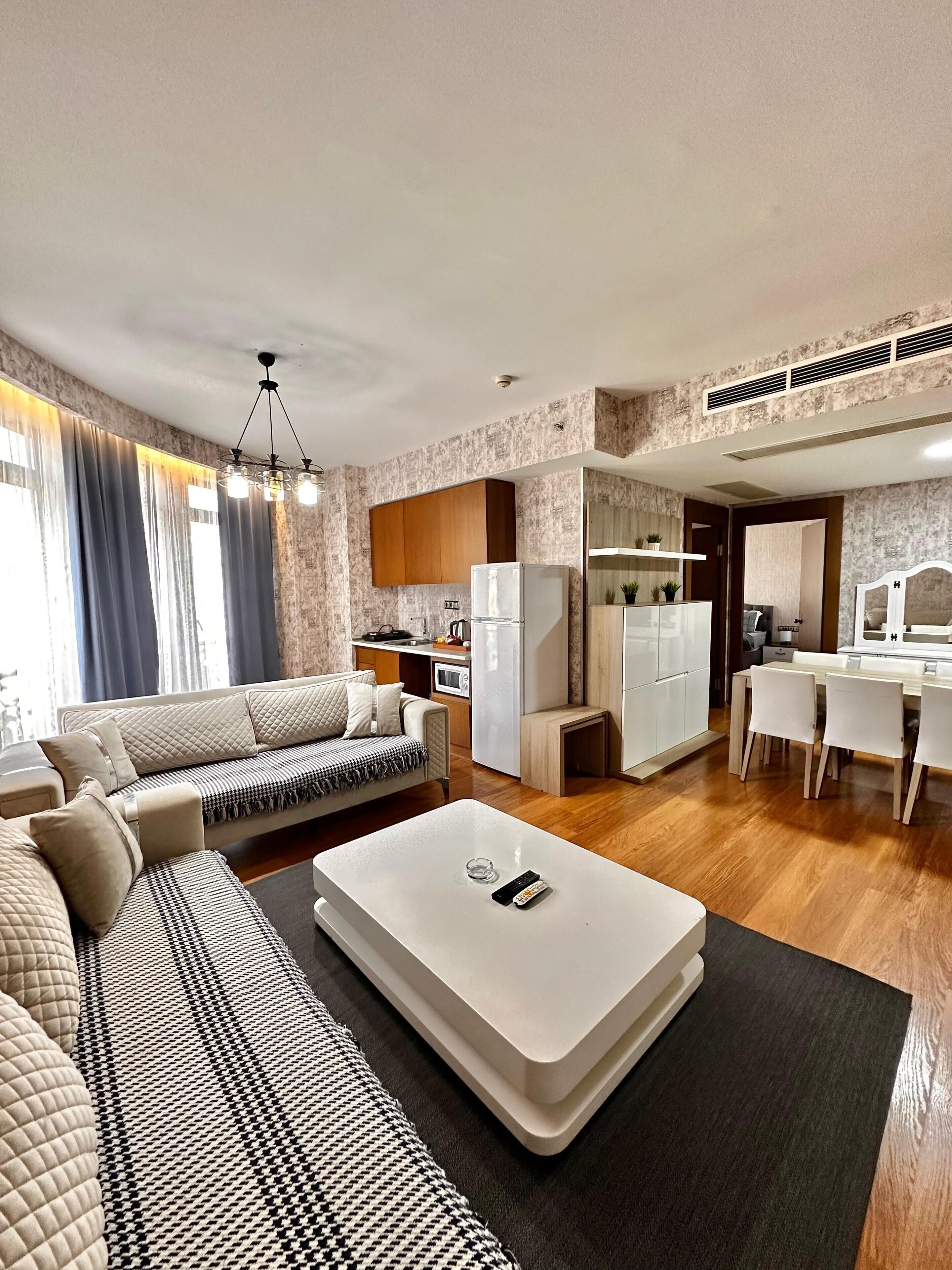 family room, multiple beds, 2 bathrooms | 1 bedroom, egyptian cotton sheets, premium bedding, desk