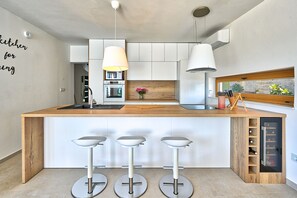 Fridge, microwave, oven, dishwasher