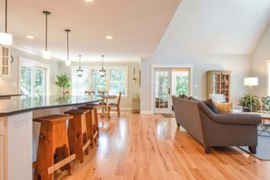 Interior - Walk to Water Gorgeous Outdoor Space! (Eastham)