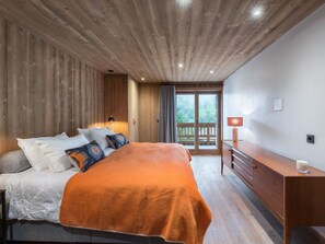 5 Schlafzimmer, Schreibtisch, kostenloses WLAN, BettwÀsche